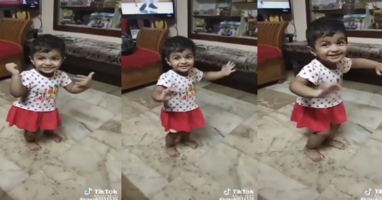 ഹയ്യോ…!! എന്തൊരു ക്യൂട്ട് ആണ്; കുട്ടിക്കുറുമ്പിന് കൂട്ടുനിന്ന് മുതിർന്നവരും!! വീഡിയോ വൈറലാകുന്നു…| Cute smiling baby dance video viral