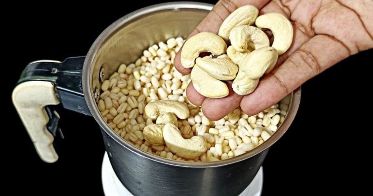 Uzhunu and cashew nut snack
