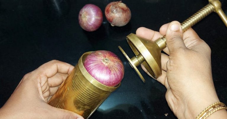 Onion in Sevanazhi Recipe