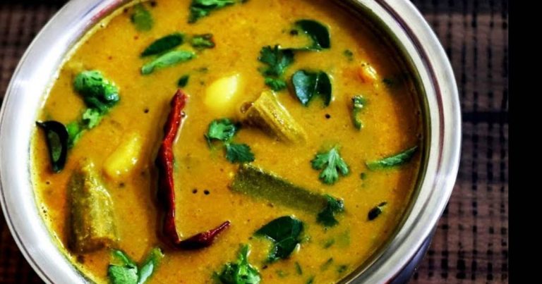 varutharacha naadan sambhar